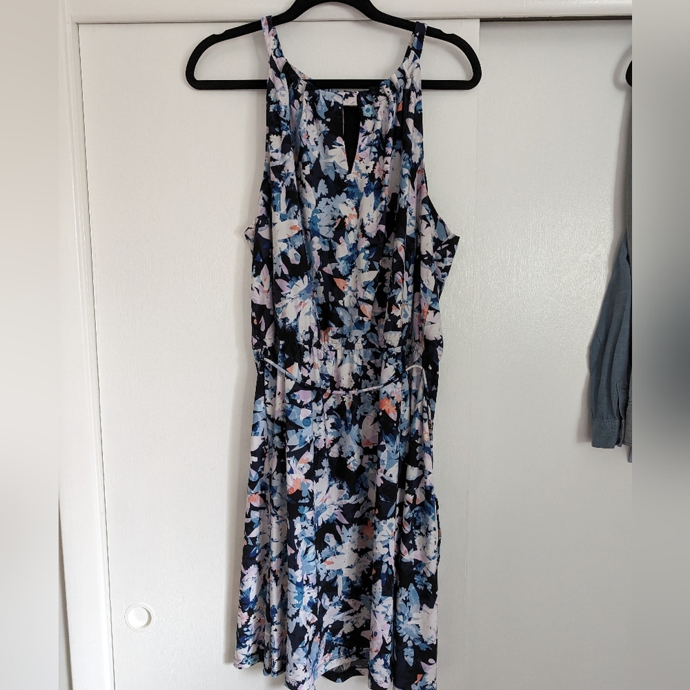 Floral Dress with Keyhole